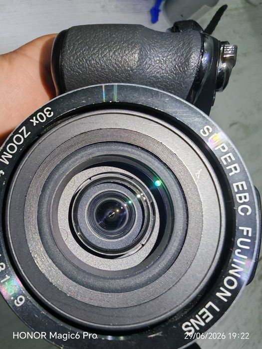 Fujifilm FinePix S 4000, camera foto digitala