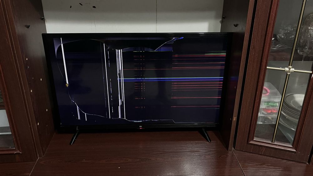 телевизор  сломан дисплей