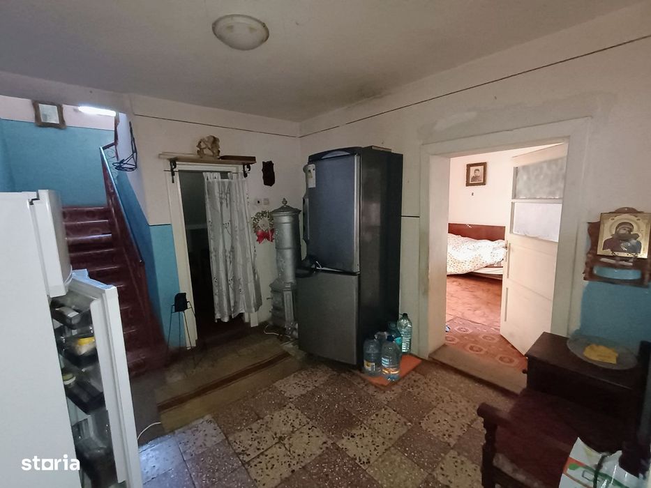 Casa generoasa cu 4 camere / str. Pomilor