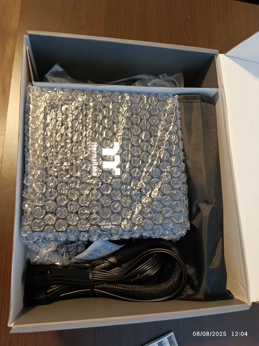 Vand sursa PC thermaltake 850w nou