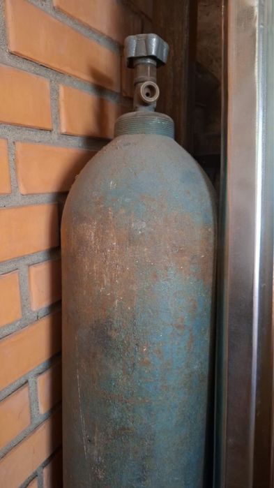 Продам кислородный баллон