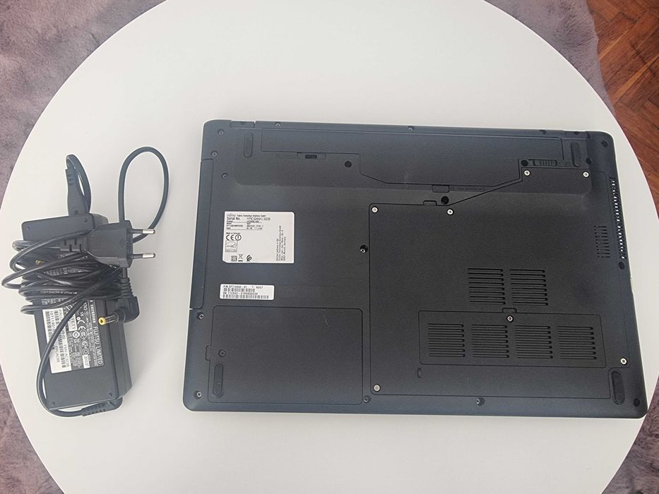 Laptop fujitsu i5 7200u 8gb ddr4 ssd 128gb