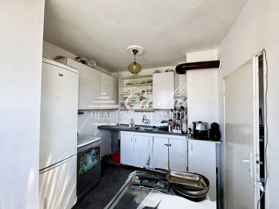 Продава се Тристаен апартамент в Шумен, Добруджански - 75 кв.м за 918 €/кв.м - Снимка #4