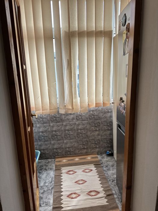 Vand apartament cu 2 camere