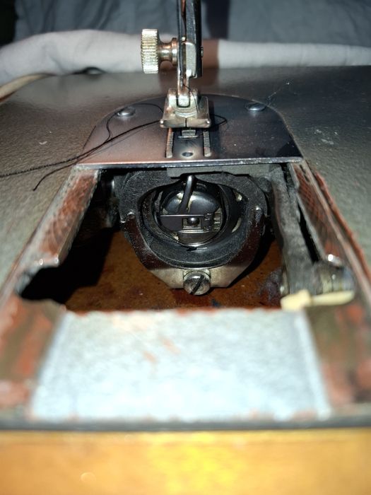 Mașină de cusut casnică