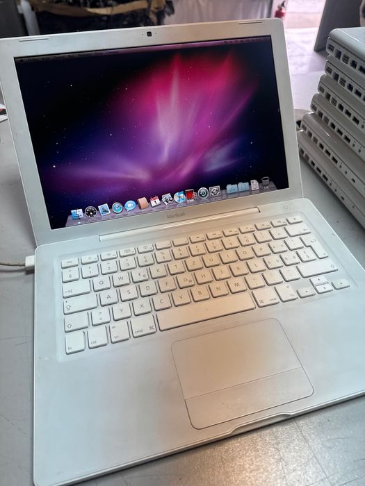 ЛОТ Лаптопи Apple MacBook A1181