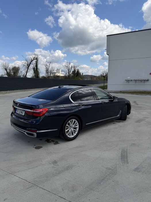 BMW Seria 7 730D xDrive G11 2017, 235.000km, mașina personală de 3 ani impecabilă, H&K , trapa