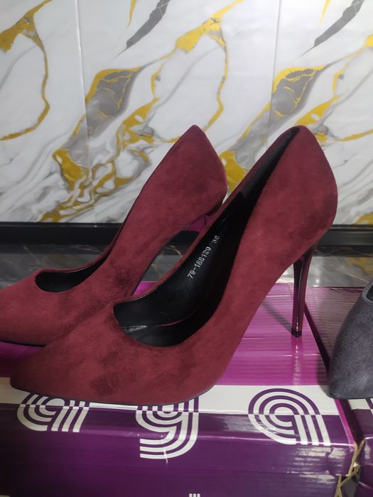 Обувь женская  ,