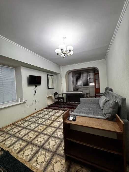 Вторичка Юнусабад 1комн/1/4, 43м2 Евроремонт. Кирпич Ор-р: Метро Минор