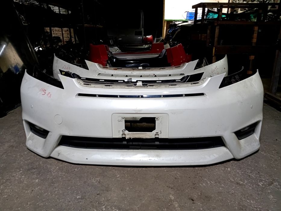 Передний бампер Toyota Vellfire
