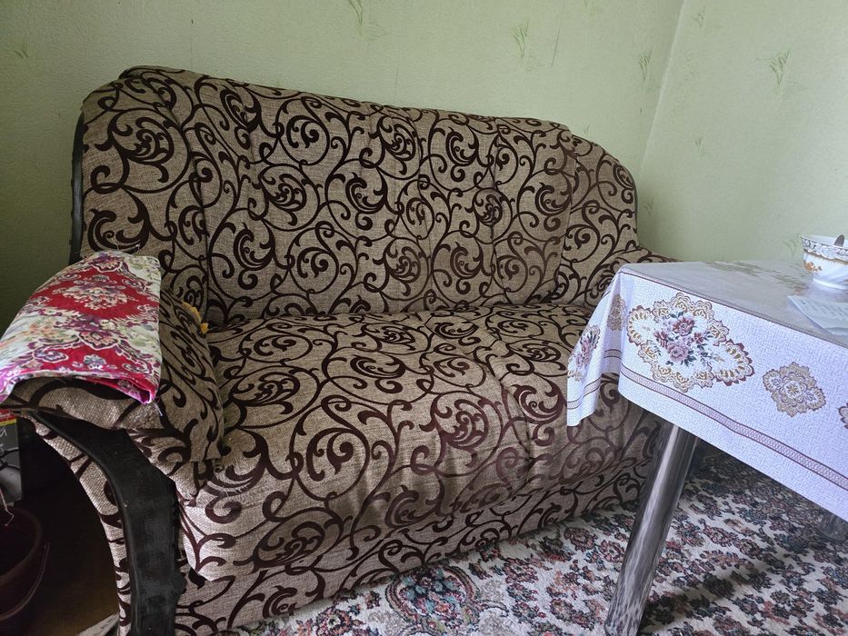 Диван продам б/у