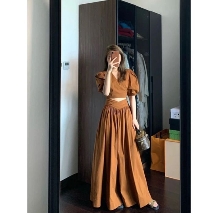 Стильная двойка, топ и юбка