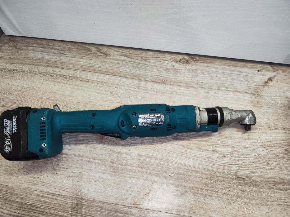 Makita Impact DFL204 F șurubelniță 90 grade 3/8 ipanouri fotovoltaice