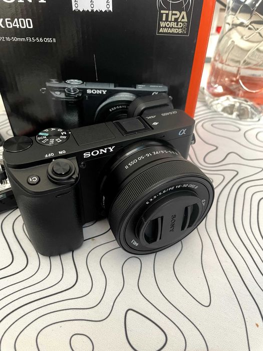 Sony A6400 + обектив Sony SEL 16-50mm f/3.5-5.6 P