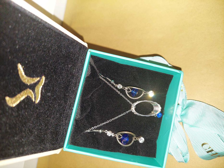 set colier si cercei in cutie cadou cu fundita charm