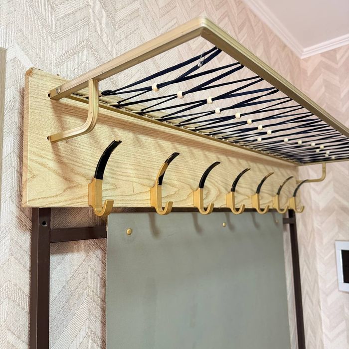 Продается вешалка с полочками для обуви в прихожую