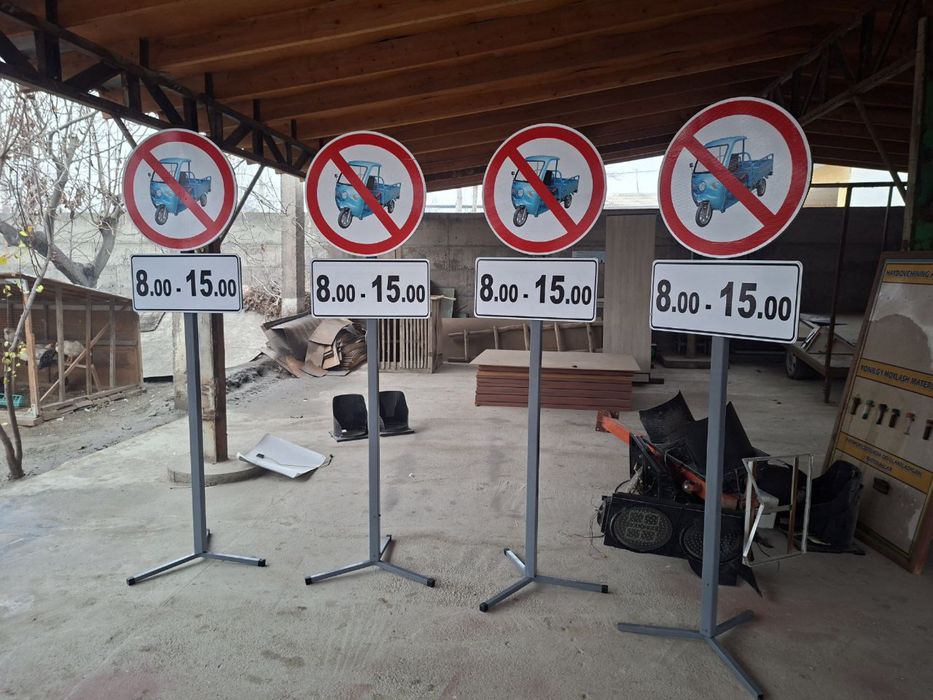 Svetoforlar va yoʻl belgilari tayyorlash