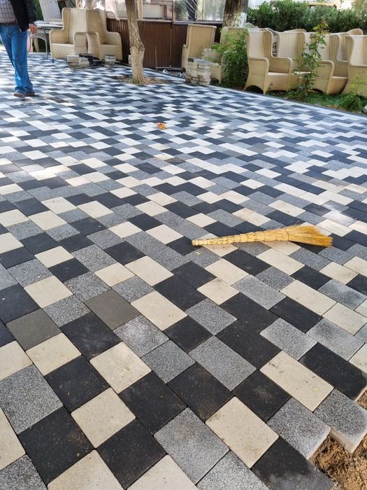 Брусчатка с поверхностью из мраморной крошки