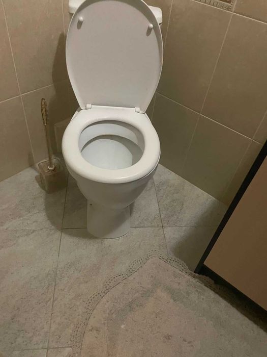 продам унитаз с бачком, крышкой бу