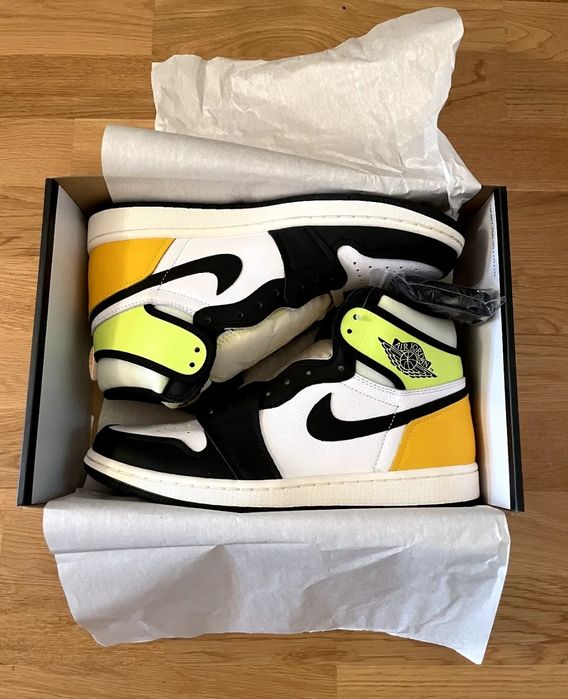 Nike Air Jordan 1 Retro High Volt 43