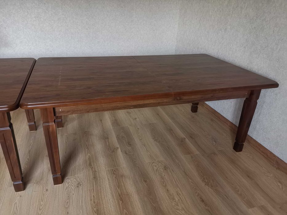 Продаются два стола раздвижные