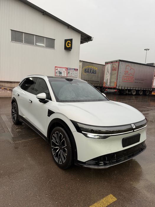 zeekr 7x 780km full  probeg 5988 nasiya bor