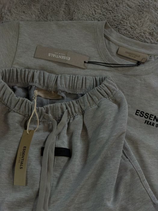Compleu Essentials gri