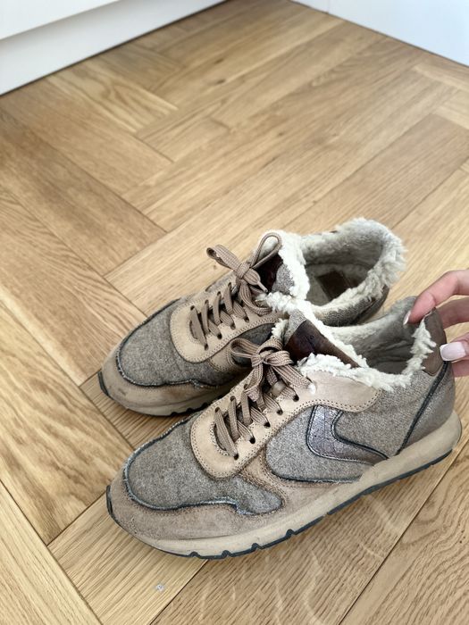 Женская обувь, кроссовки, каблуки