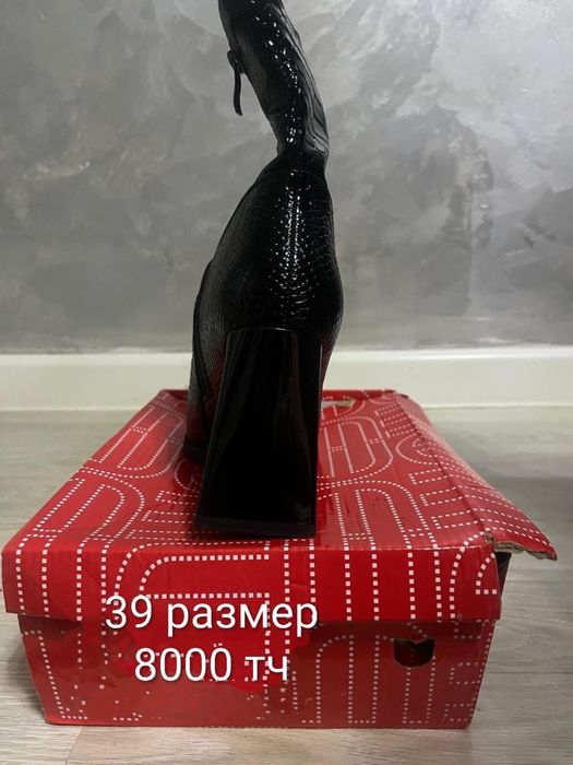 Платья одежда бу