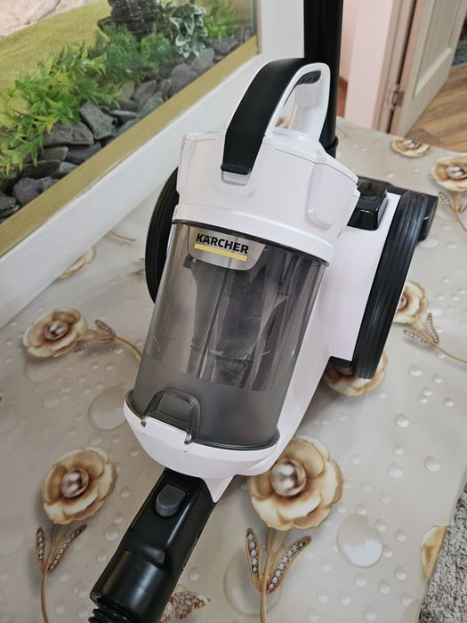 Пылесос KARCHER.