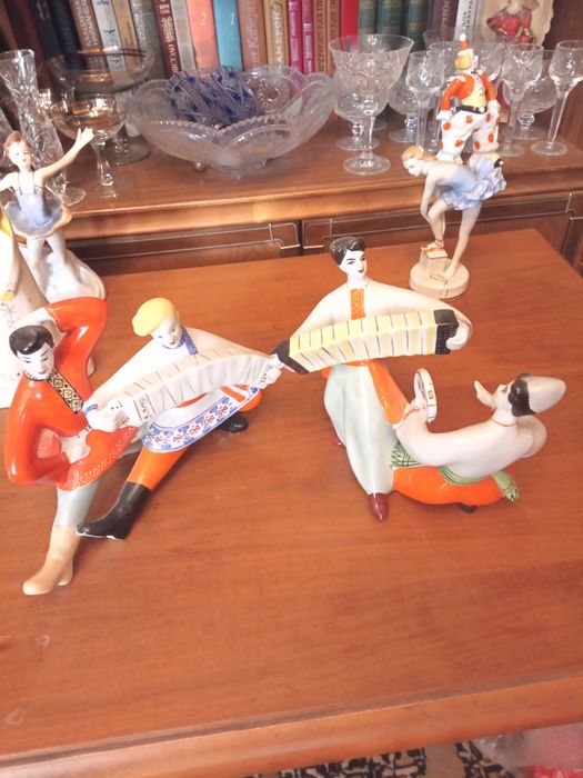 Продам статуэтки