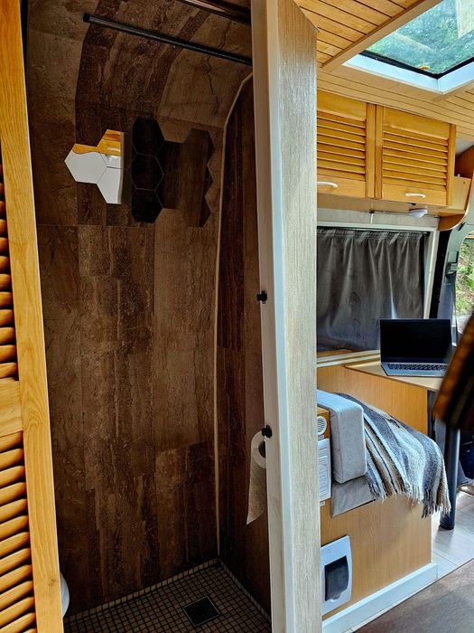 Ocazie unica!!CamperVan- off-grid full utilat! Casă de aventură pe roți!