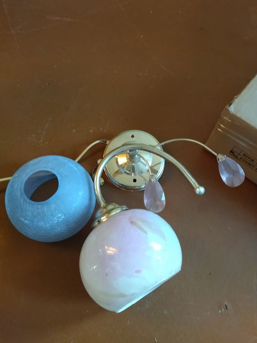 Продам светильник настенный