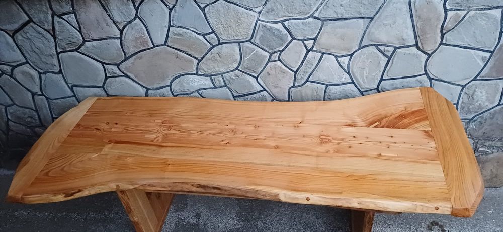 Vând masă de lemn masiv,esență cireș și stejar.