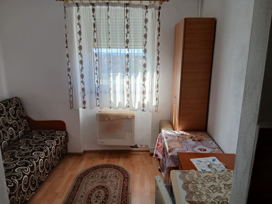 Vand garsoniera în Tiglari .