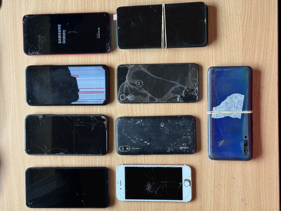 За части Samsung / Huawei и други