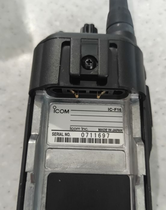Радиостанция Icom F-16