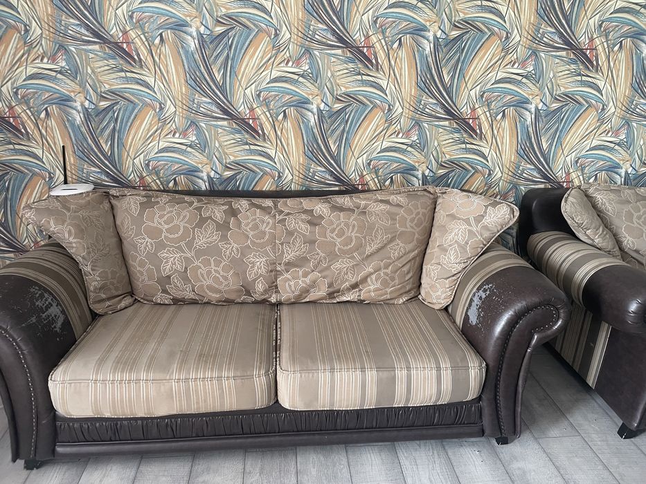 Продам диван с креслами