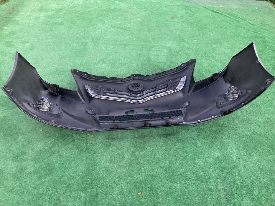Предна броня за тойота версо/Toyota verso 09-12г
