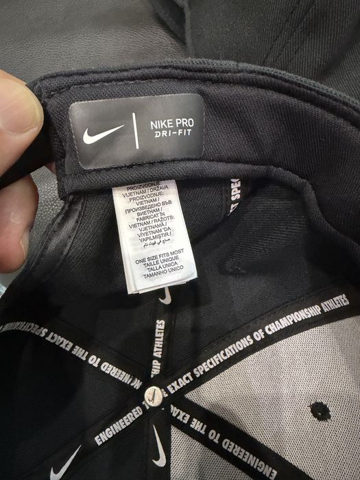 Nike XL шапки с козирка-4 броя