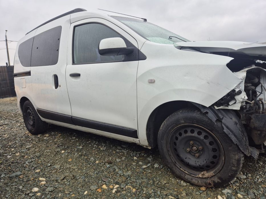 Dezmembrez Dacia Dokker 1.5 euro 5