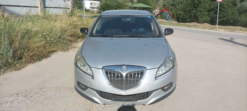 Lancia Delta на части