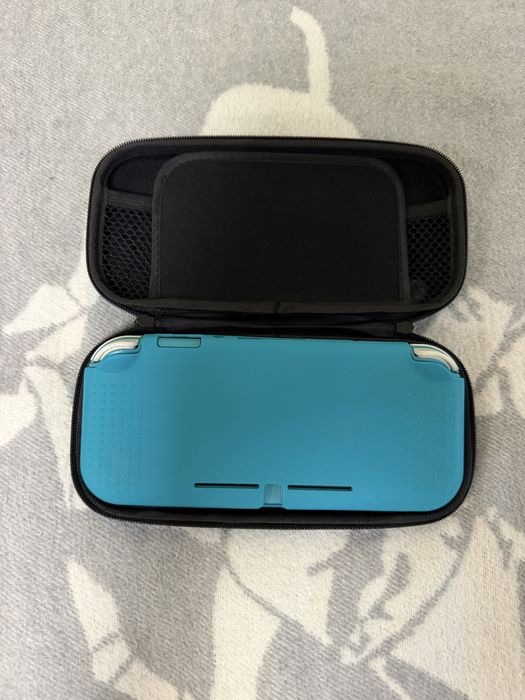 Nintendo Switch Lite Turquoise + калъф + 128GB SD карта