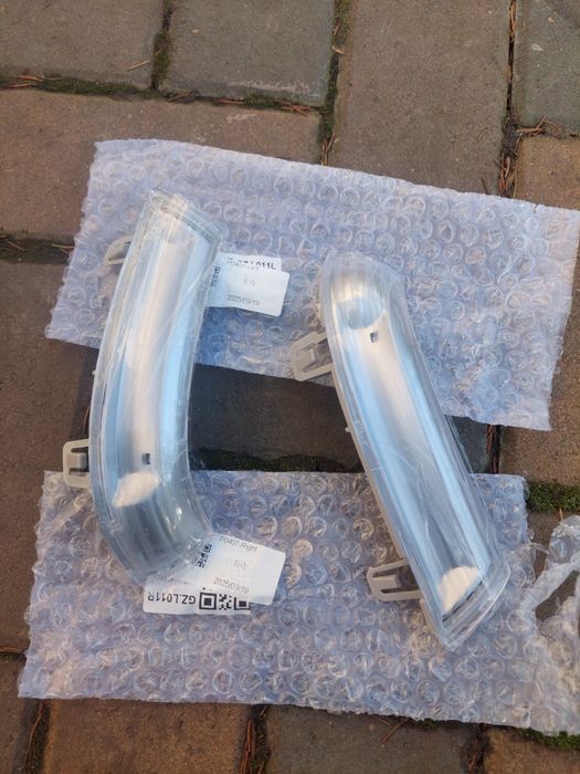Semnalizare oglinda stanga golf 5  passat  Jetta