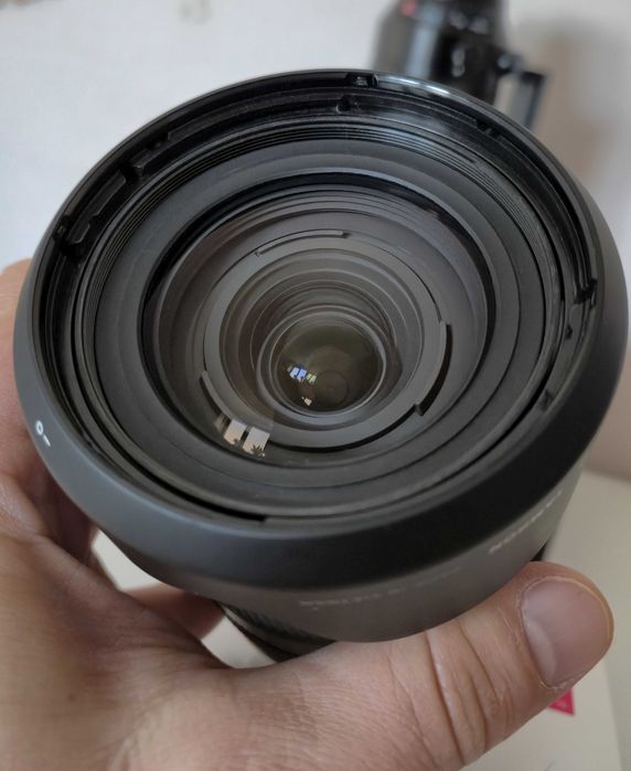 Обектив Tamron 18-300mm F/3.5-6.3 Di III-A VC VXD за X-байонет