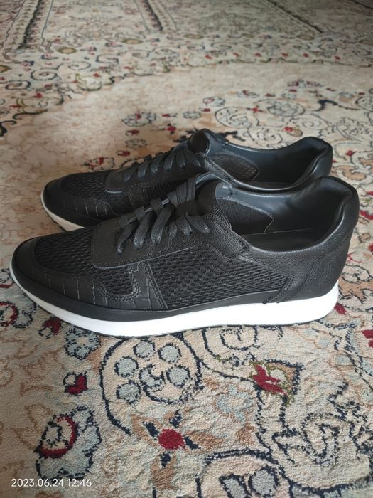 Продам кроссовки б/у 43 размер