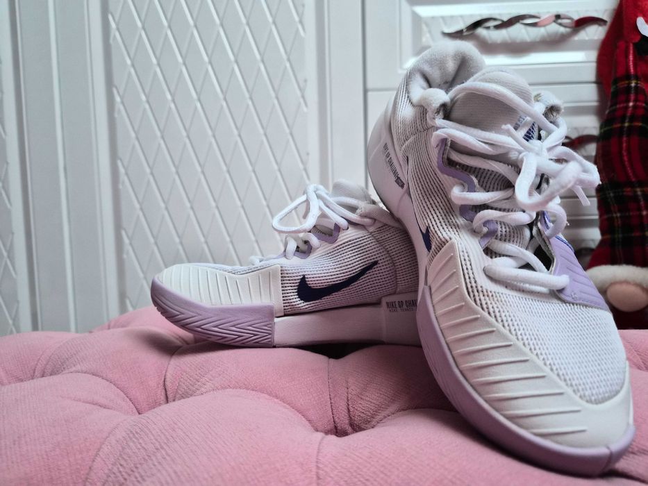 Продавам спортни обувки