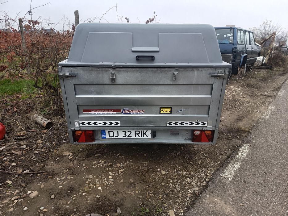 Remorca cresci 750 kg cu capac