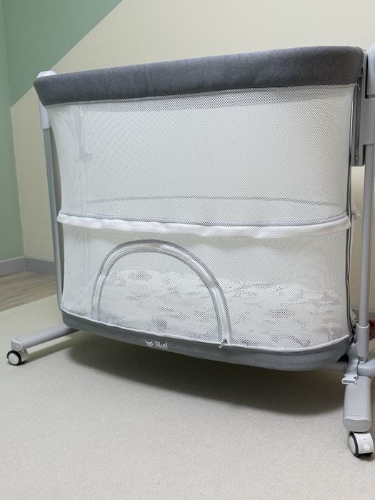 Детская кровать, трансформируется в  прикроватную и манеж