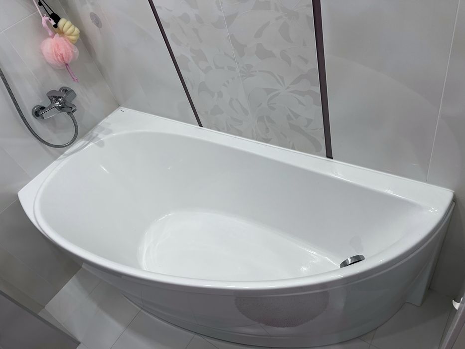 Дизайнерска малка вана за баня ,с форма на капка